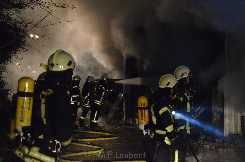 Feuer 3 Koeln Ostheim Rath Roesrathertstr P0503.JPG - Miklos Laubert